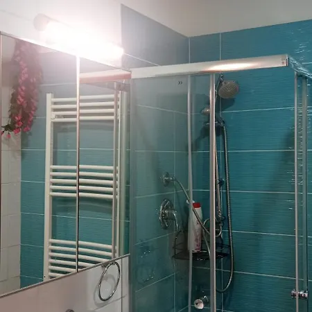 לינה וארוחת בוקר La Torre 3*